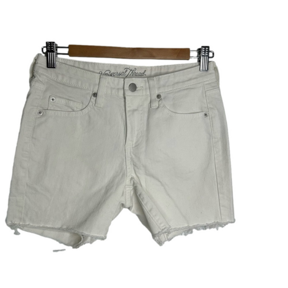 Universal Thread White Women Shorts 2/26R